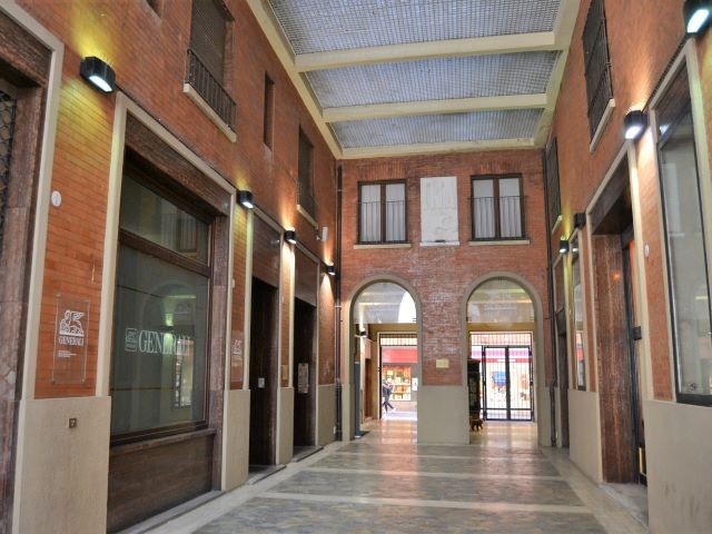 Palazzo INA (BO) 