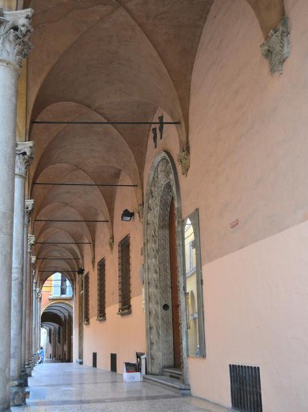 Palazzo Guastavillani - portico