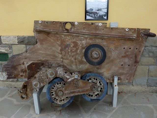 Museo della Linea Gotica - Bruscoli - resti di carro armato tedesco