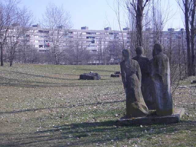 Parco P.P. Pasolini - in primo piano sculture di N. Zamboni