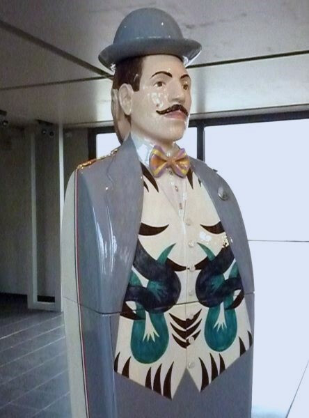 Opera di Luigi Ontani dedicata a F.T. Marinetti