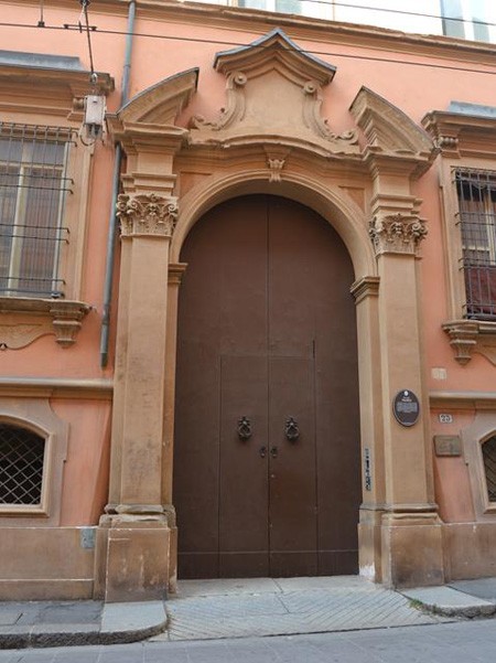 Palazzo Dondini - portale