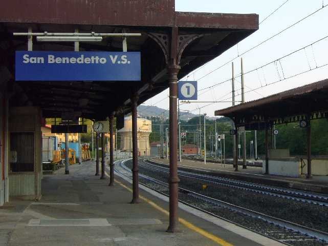 Stazione di San Benedetto Val di Sambro (BO) nei pressi della Galleria Direttissima