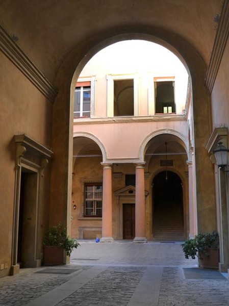 Palazzo Tanari - cortile interno