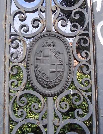 Giardini Margherita - Ingresso di Porta Castiglione - particolare