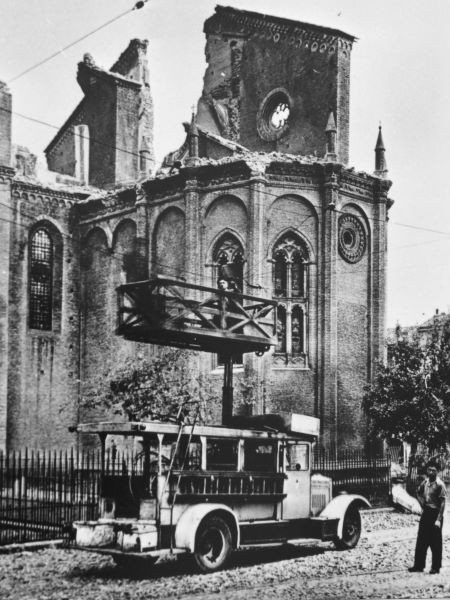 La chiesa di San Francesco parzialmente distrutta