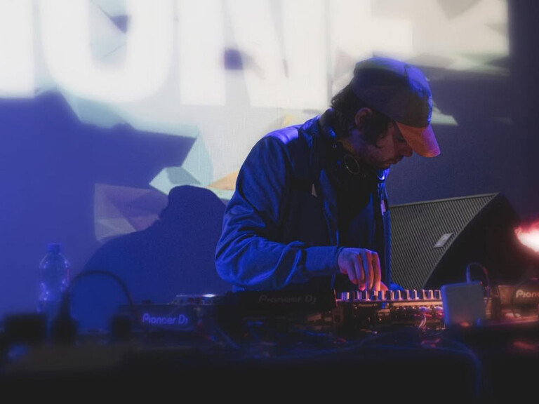immagine di Margadonna e MRK (Mirko Puliatti) - A/V set - Dj set con musica sperimentale