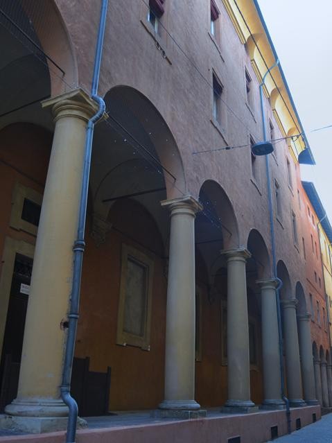 Ex Collegio di San Luigi - lato via de chiari (BO)
