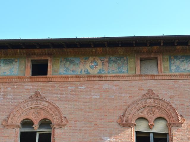 Colonia marina bolognese - fascia decorata con lo stemma della città di Bologna