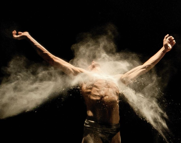 il corpo in performance-detail-locandina.jpg