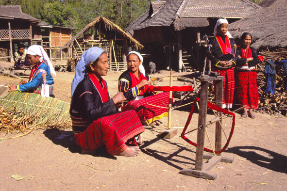 Donne palaung all'arcolaio - Stato Shan - Myanmar - 1998