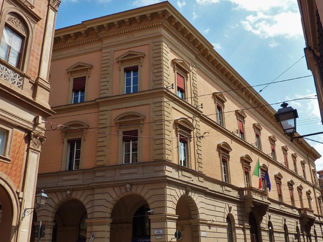 Palazzo Legnani Pizzardi 