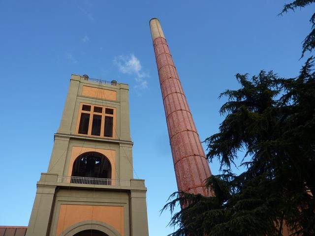 Policlinico Sant'Orsola (BO) - la ciminiera e la torre centrale termica