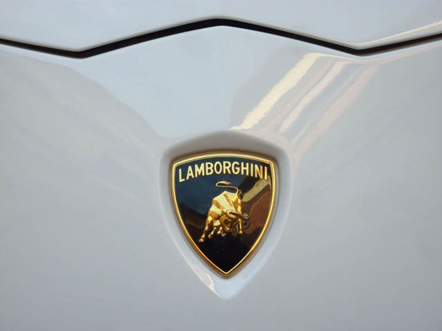 Lamborghini Adventador 