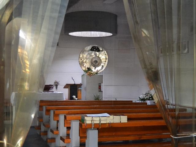 Chiesa di S. Pio X - arch. G. Trebbi - via della Pietra (BO) - interno