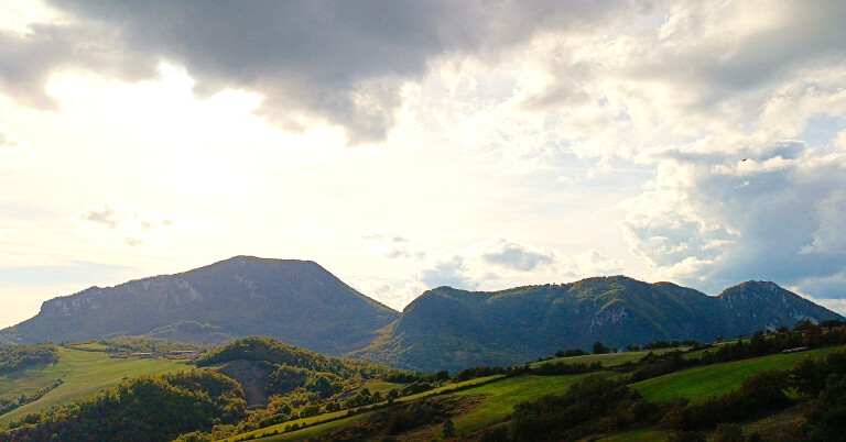 copertina di Salita alle grotte di Soprasasso