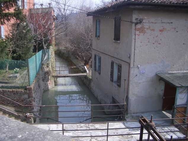 Il canale di Savena nel primo tratto dopo la chiusa di San Ruffillo