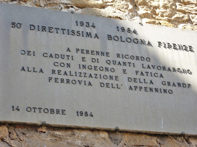 Lapide a ricordo degli operai caduti nella costruzione della Grande Ferrovia dell'Appennino - Castiglione dei Pepoli (BO)