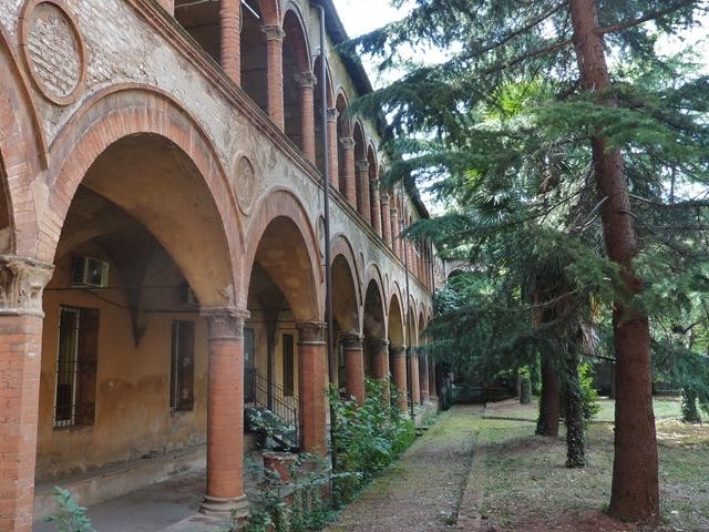 Ex convento di S. Francesco - piazza Malpighi (BO) - Chiostro - sec. XV
