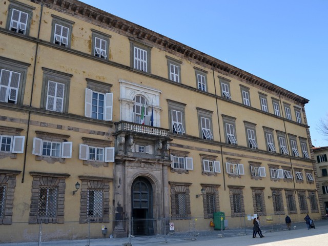 Lucca - ex Palazzo Ducale da Piazza Napoleone