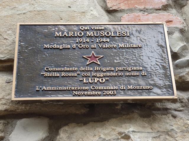 Targa ricordo di Mario Musolesi (Lupo) a Cà Veneziani di Vado residenza della famiglia Musolesi