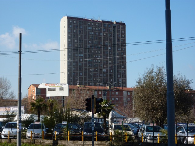 Grattacielo del complesso residenziale Meridiana (BO)