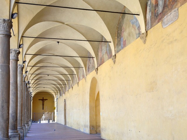 Il lungo portico dell'Annunziata