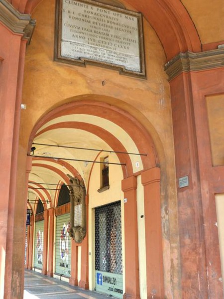 Arco Bonaccorsi - portico di San Luca