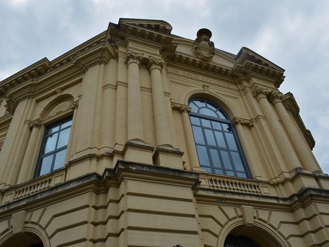 Seminario arcivescovile - particolare della facciata