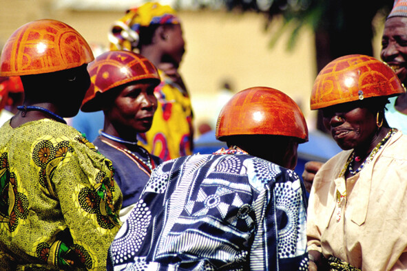 Donne hidè al mercato di Tourou - Camerun - 2003