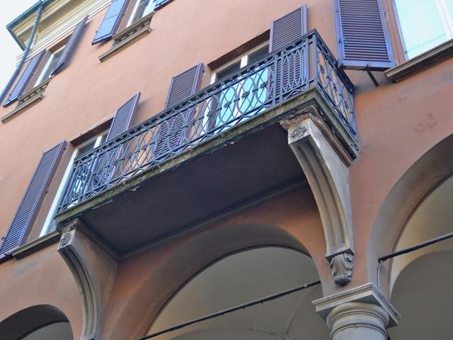 Casa Varrini - facciata - particolare