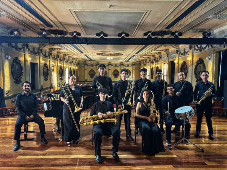 copertina di Latin music band del Conservatorio del Tolima - El Mar de los Deseos