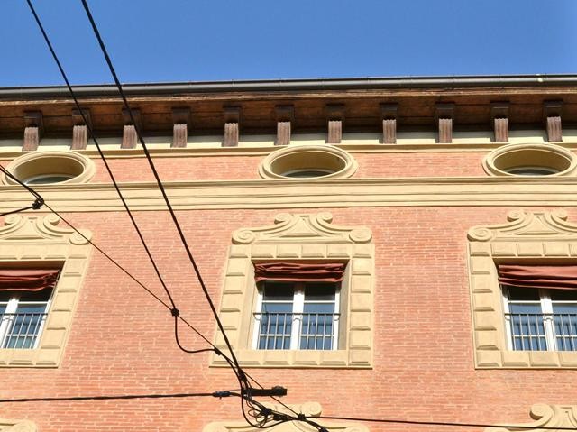 Palazzo Lambertini - facciata - particolare