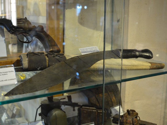 Il caratteristico pugnale dei soldati Gurkha - Museo di Iola Montese (MO)