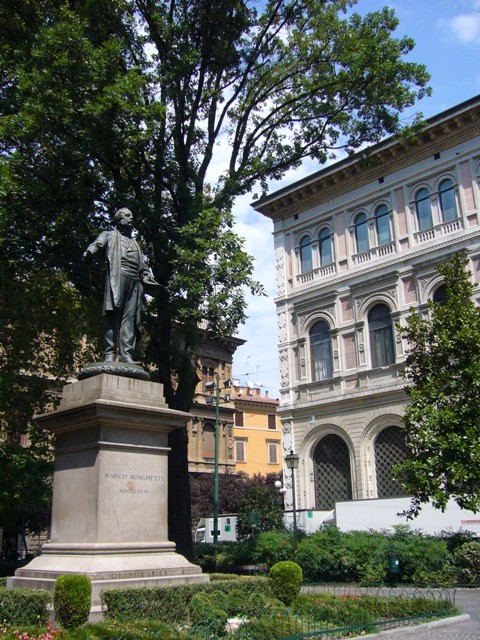 Piazza Minghetti (BO) 