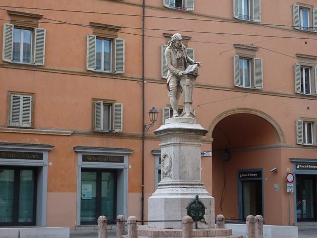 Monumento allo scienziato Luigi Galvani 