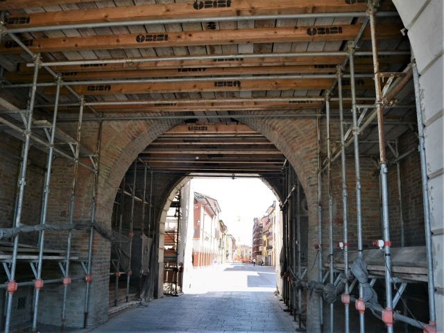 Porta Modena in restauro