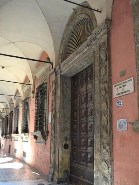 Palazzo Malvezzi Campeggi - ingresso