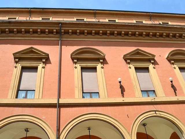 Palazzo Gessi - via Montegrappa - facciata
