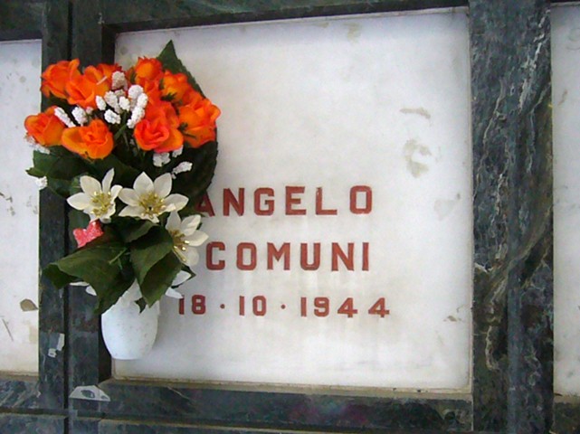 Tomba di Angelo Comuni (1924-1944) partigiano della 62a Brigata