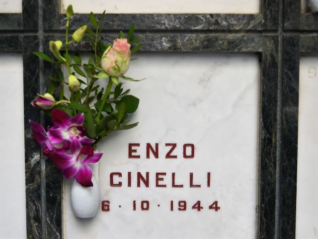 Tomba di Enzo Cinelli - Monumento Ossario dei Partigiani nella Certosa di Bologna