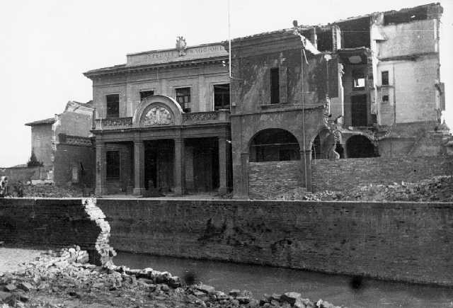Camera - Distruzioni belliche - Ospedale Maggiore, via Riva Reno - 22/3/1944 - CAF, Fondo Camera