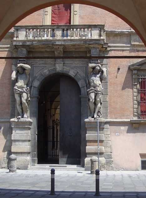 Entrata del Palazzo Davia Bargellini 