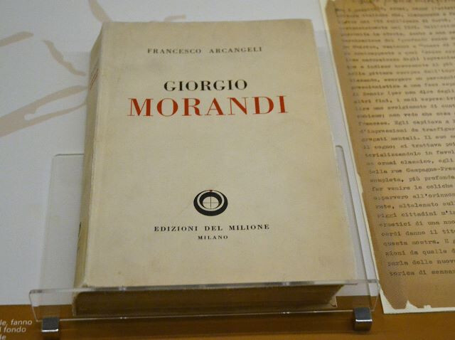 La monografia di Arcangeli su Morandi