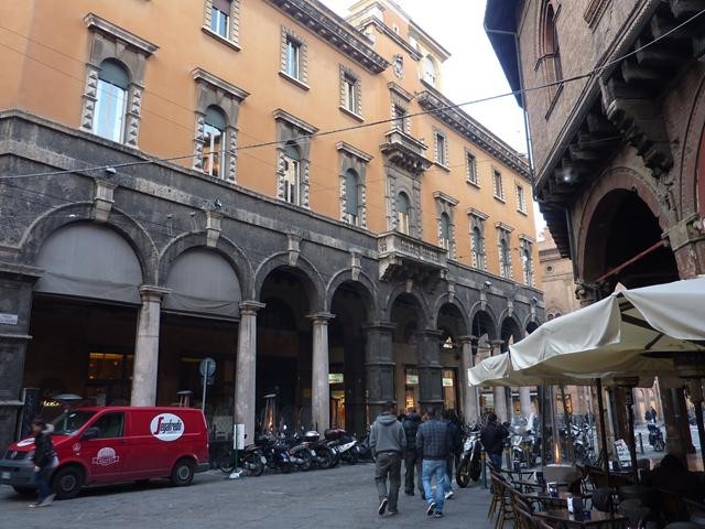 Palazzo del Commercio - Lato Piazza Mercanzia (BO)