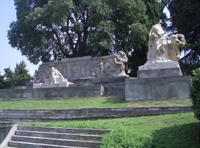 Giardino e monumento a Carducci