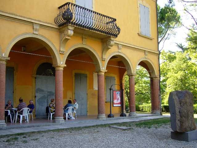 Villa delle Rose - Fronte principale su via Saragozza