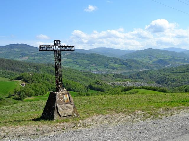 Qui sorgeva la croce con l'immagine della B.V. tappa processionale per il giorno dell'Ascensione - I. Macchiavelli e L. Nenzioni