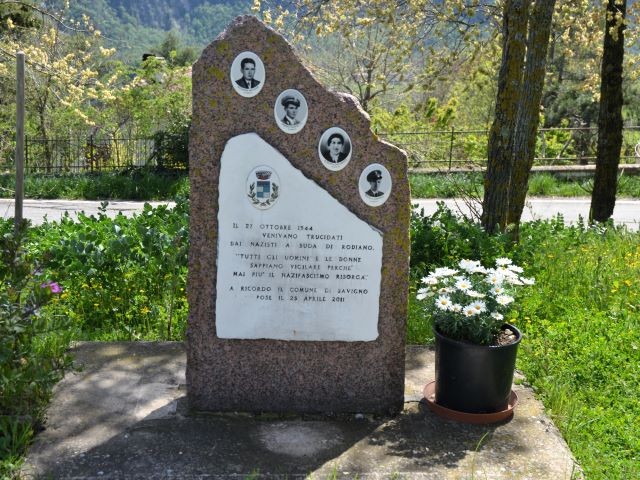 Monumento a ricordo delle uccisioni