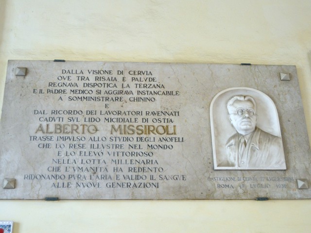 Monumento ad Alberto Missiroli protagonista della lotta antimalarica in Italia - Cervia (RA) - Palazzo comunale